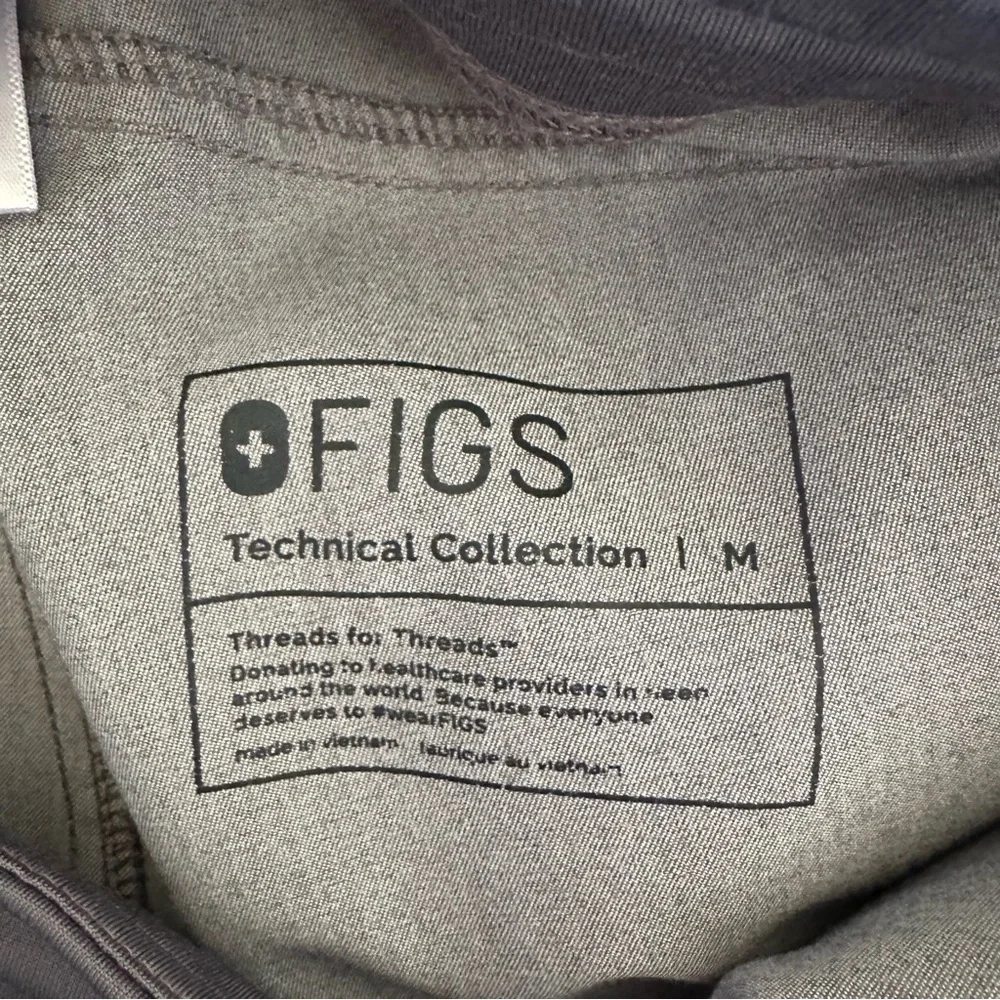 Figs Kade Graphite Cargo Women’s Scrub Pants size Medium